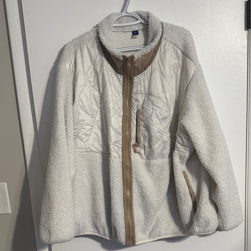 Old Navy Women's Cozy Cream and Tan Teddy Jacket